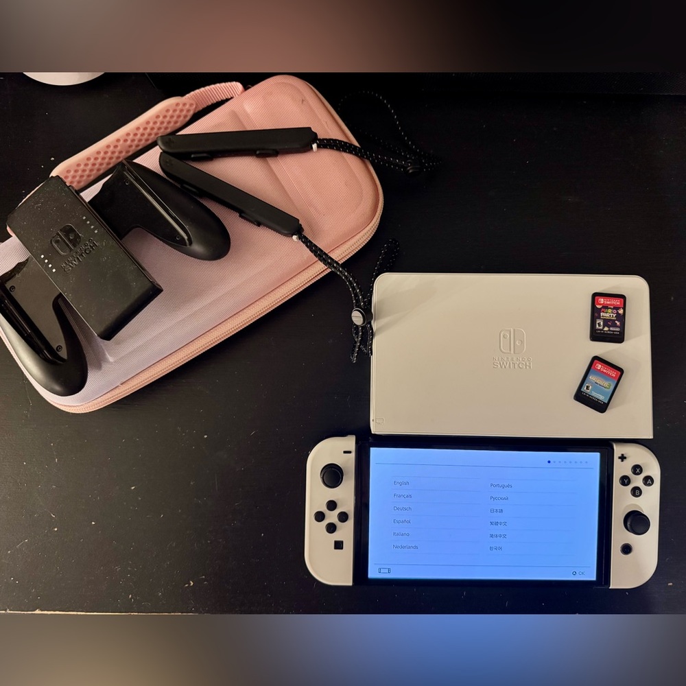 Nintendo Switch – OLED Model w/White Joy-Con